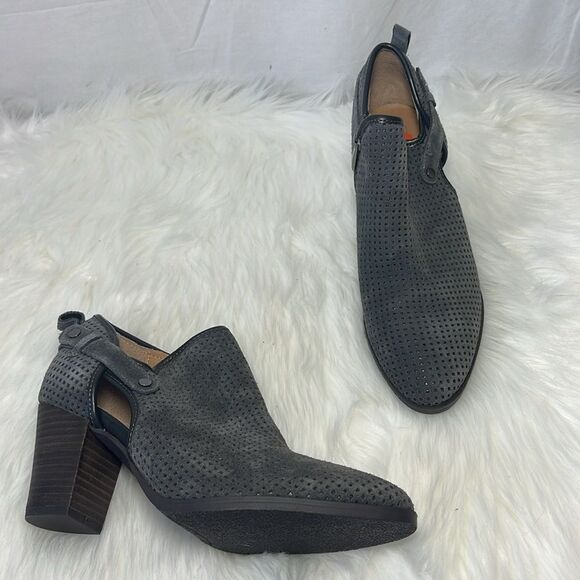 Franco Sarto Dale 2 NWOT Charcoal Perforated Suede Heeled Booties Sz 9.5 - Picture 1 of 6